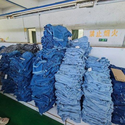 Джинсовые комбинезоны, 500 шт.